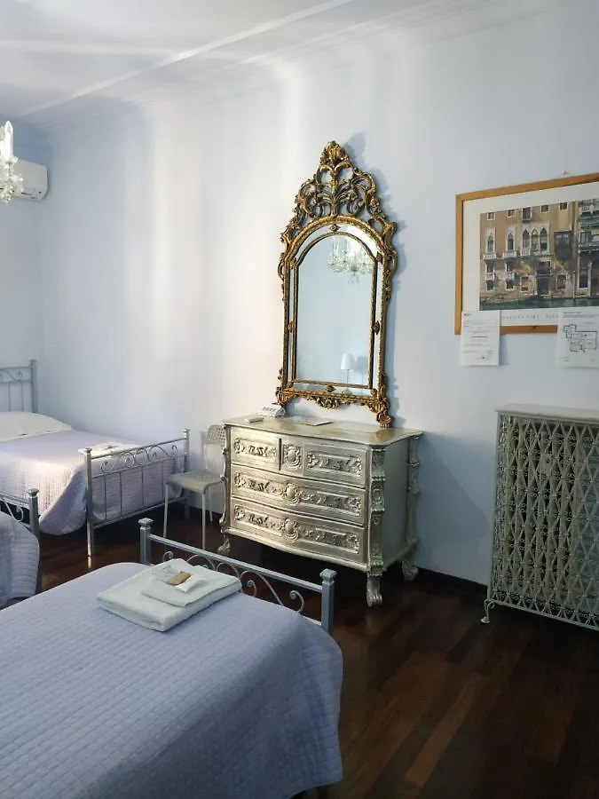 Around The Corner Colosseo B&B Rome Bed & Breakfast